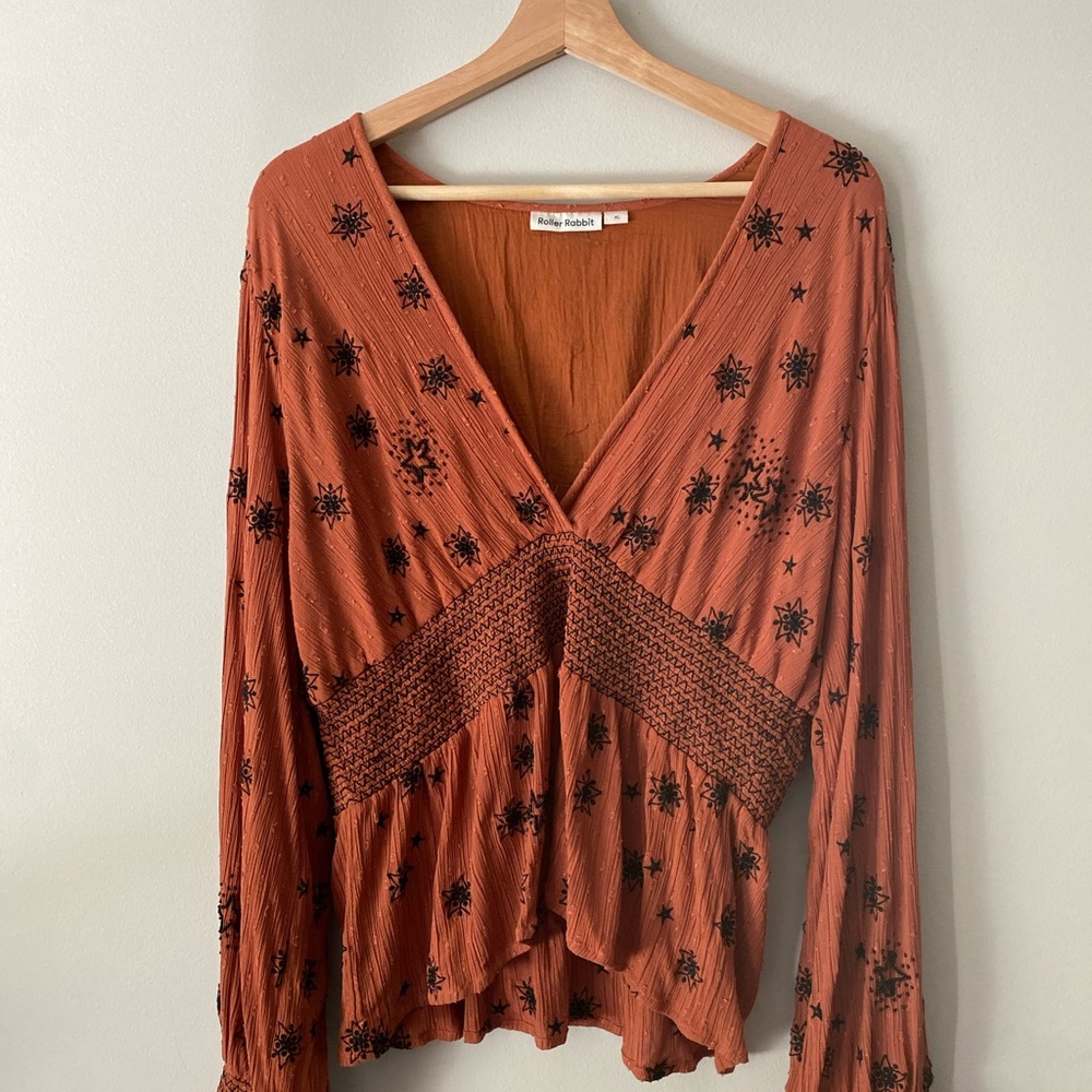 Roller Rabbit Rust Orange Starburst Smocked V-Neck Blouse